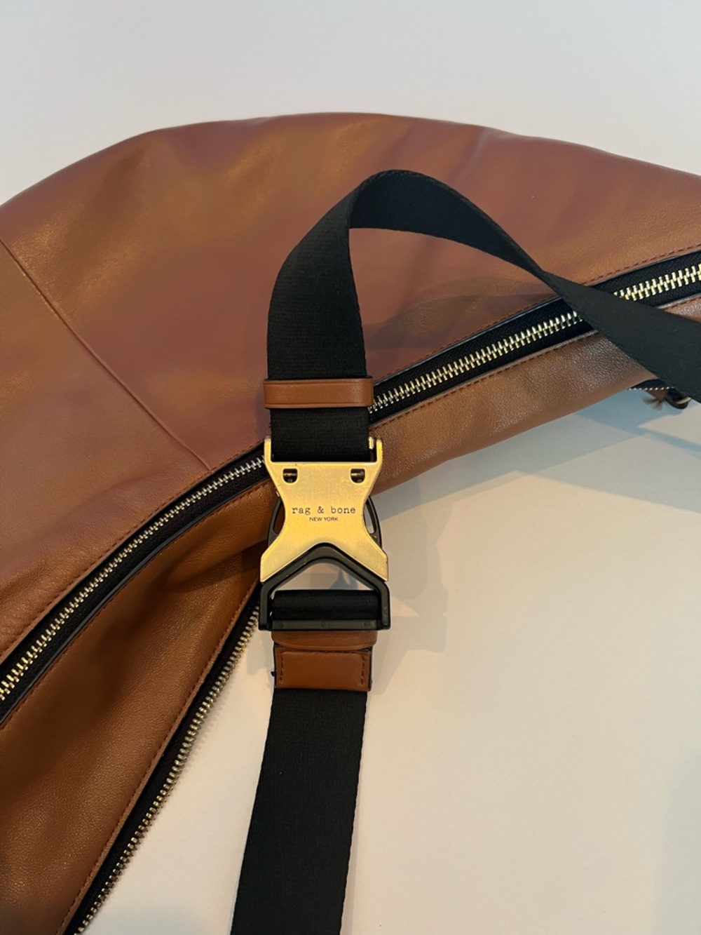 Rag & Bone Riser crossbody Leather Hobo Shoulder Bag in Cognac - Picture 7 of 9